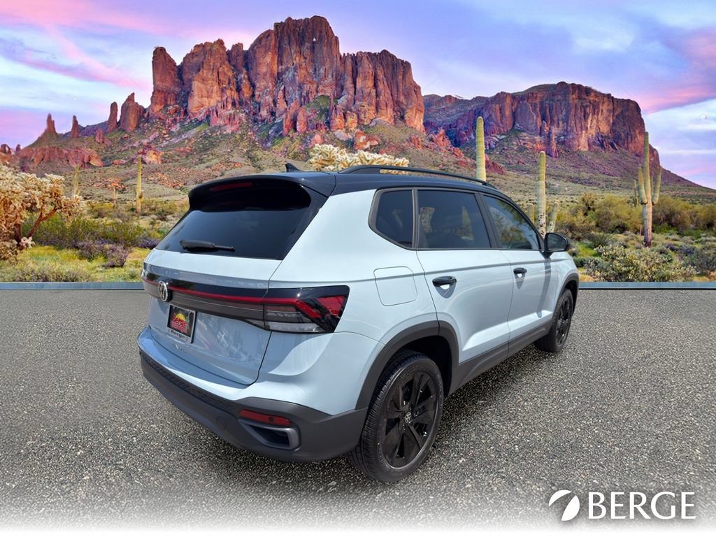 New 2026 Volkswagen Taos SE FWD image 8