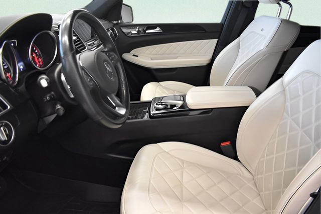 Used 2018 Mercedes-Benz GLS 550 4MATIC image 23