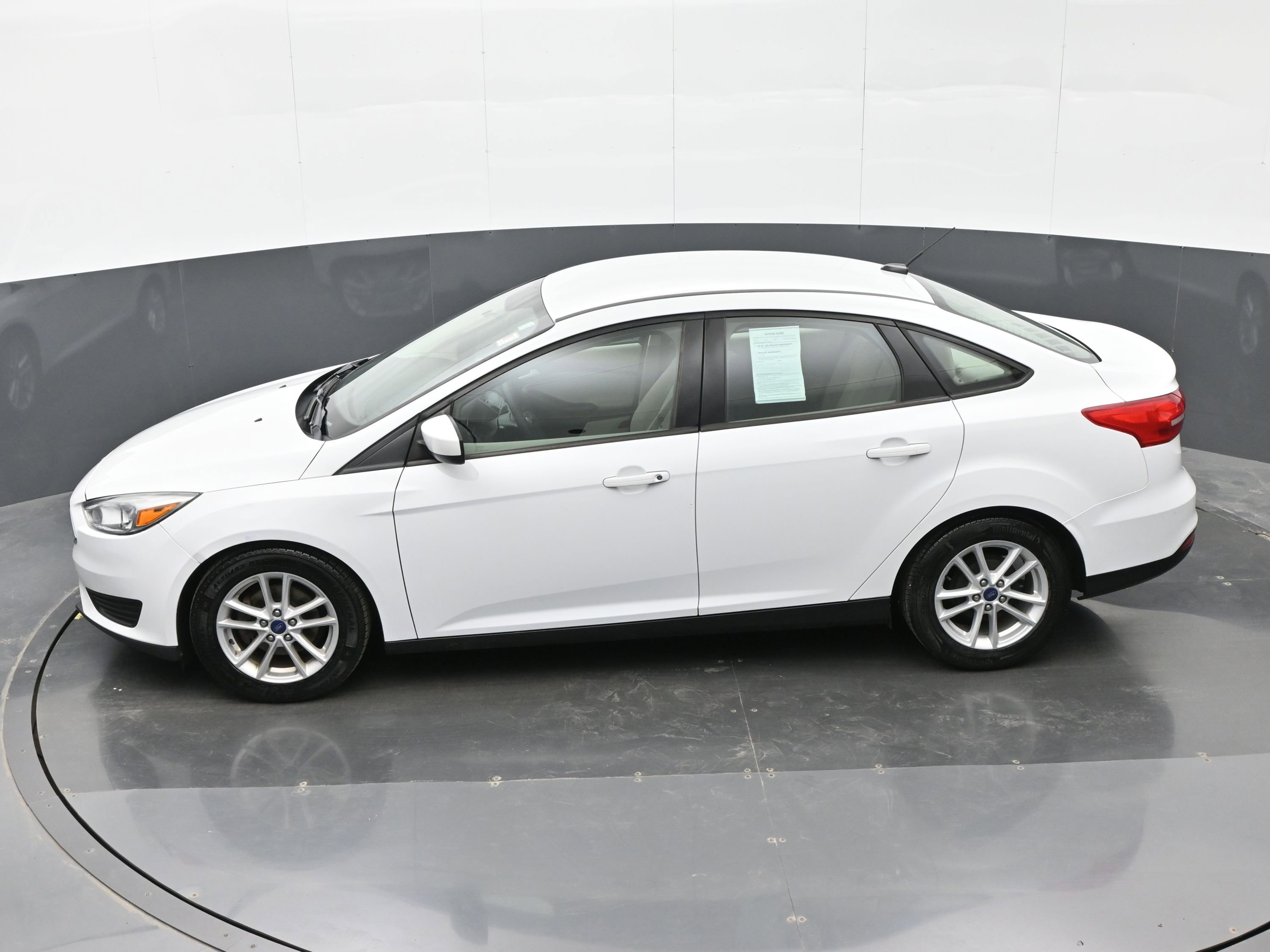 Used 2018 Ford Focus SE image 36