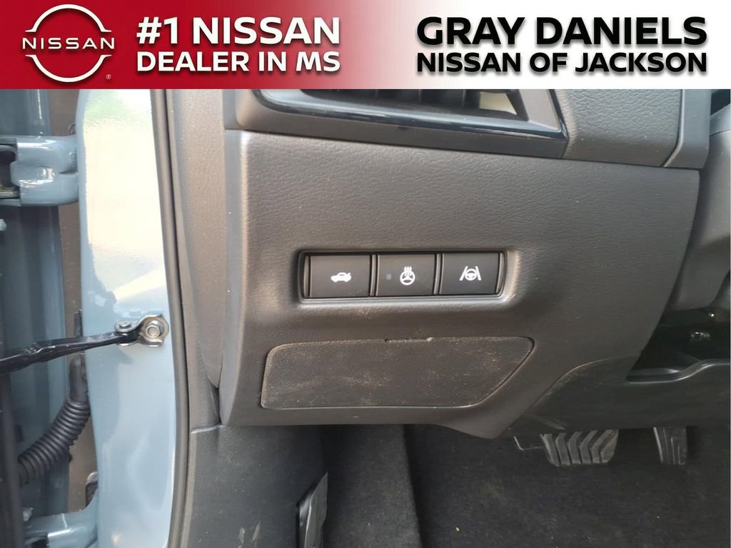 New 2026 Nissan Sentra SR w/ SR Premium Package FWD image 12