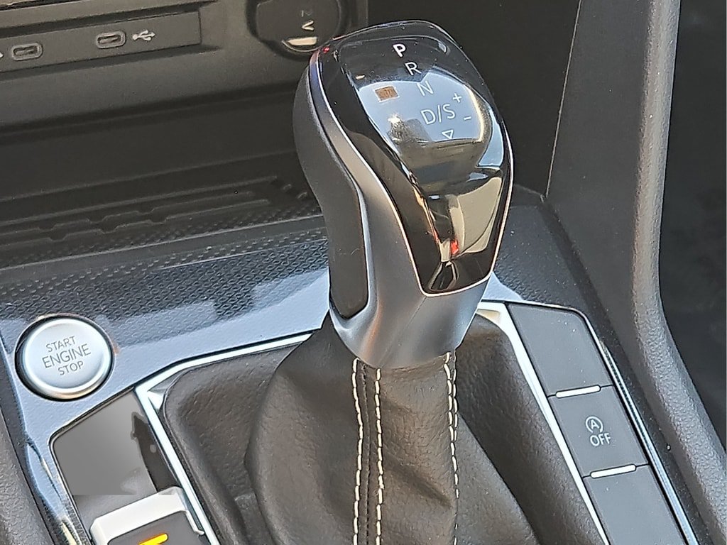 New 2026 Volkswagen Taos SE FWD image 23