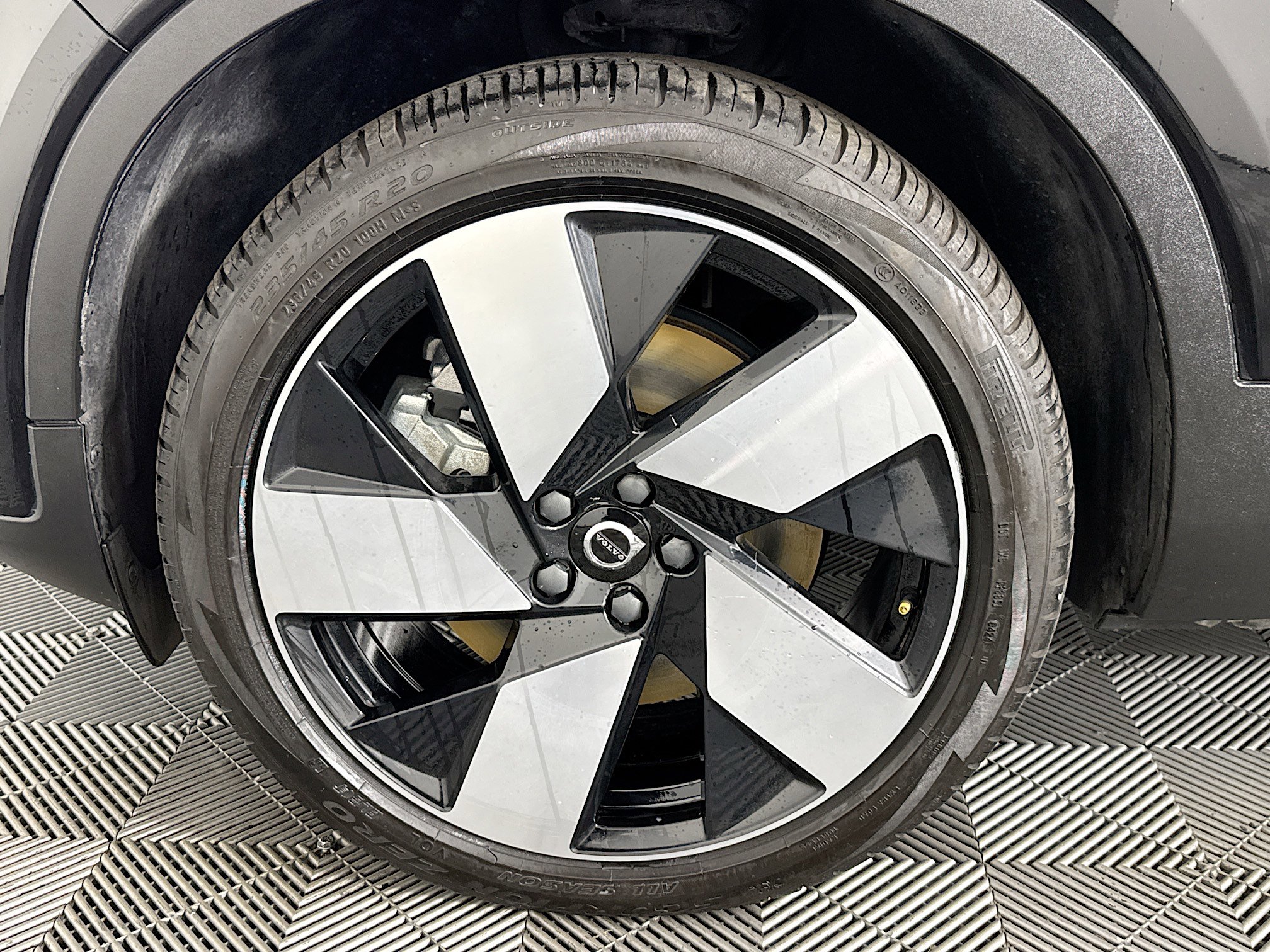 Used 2023 Volvo XC40 Recharge Ultimate image 36