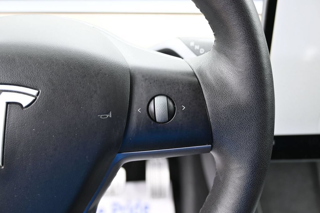 Used 2024 Tesla Model Y Performance AWD/4WD image 18