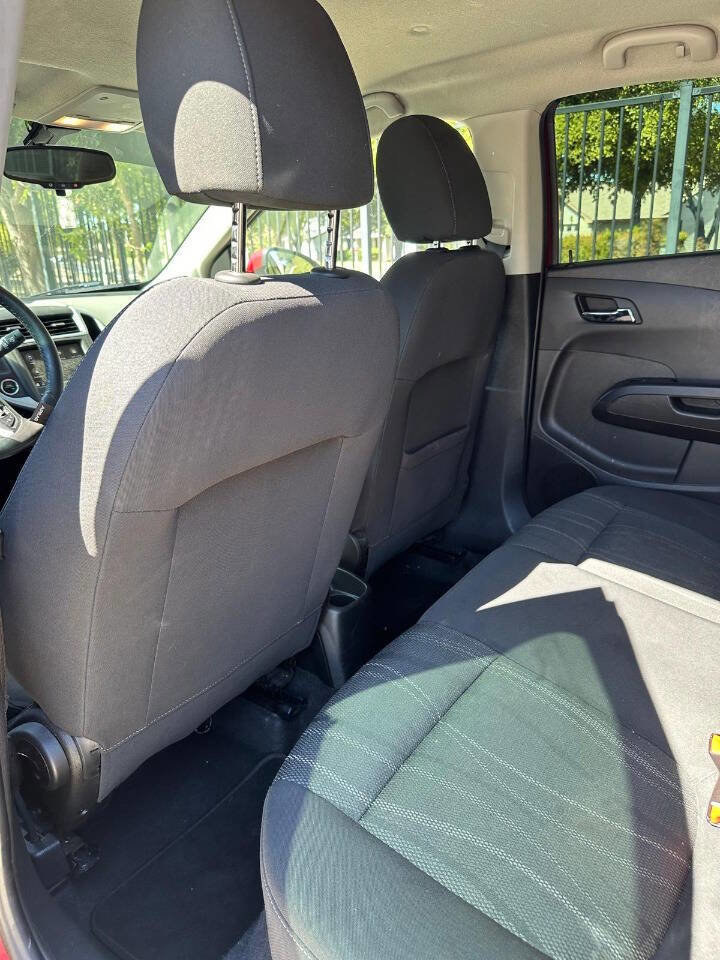 Used 2019 Chevrolet Sonic LT w/ Convenience Package image 32