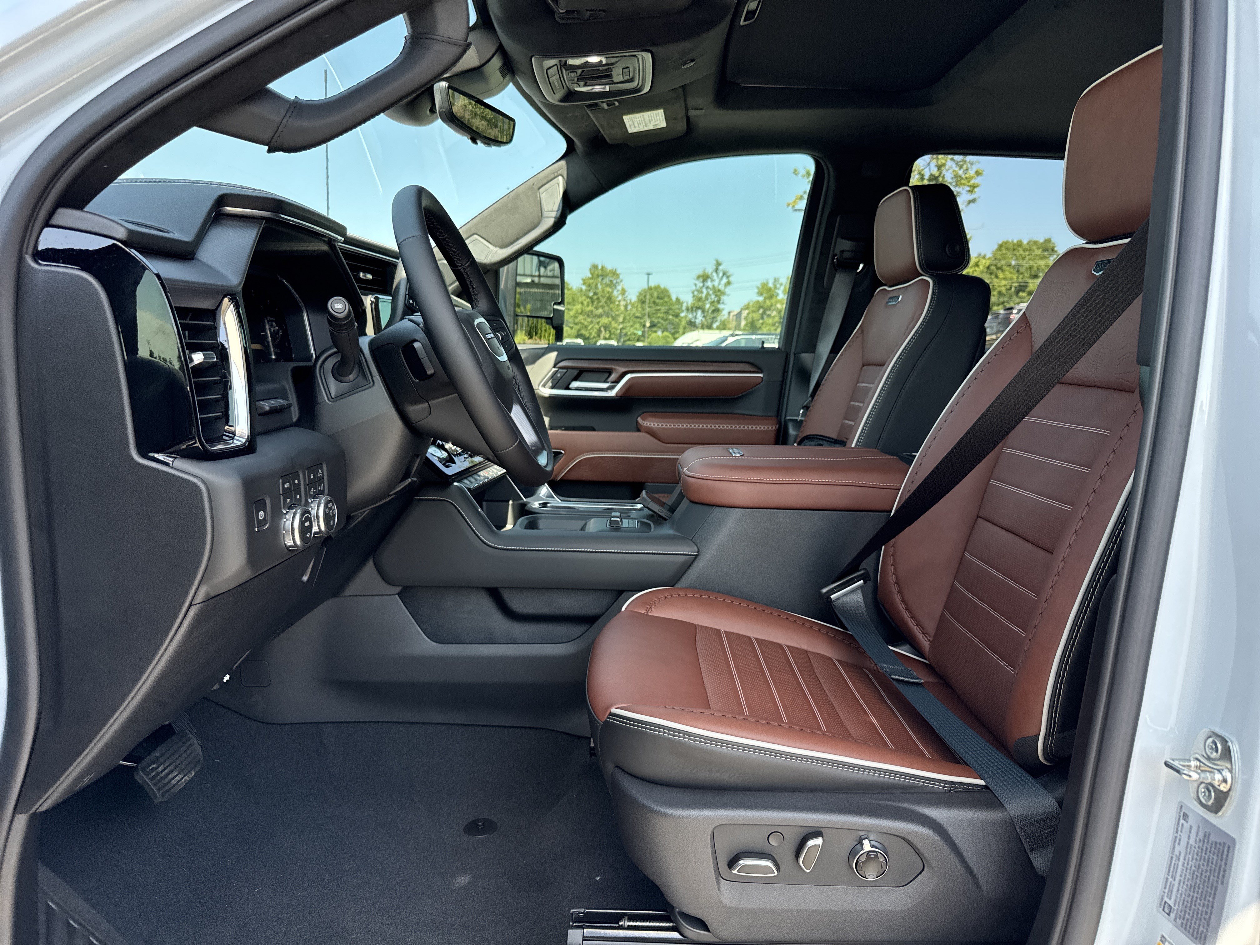 New 2026 GMC Sierra 2500 Denali Ultimate AWD/4WD image 17