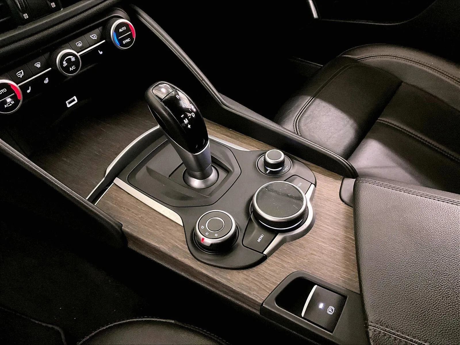 Used 2018 Alfa Romeo Giulia Ti RWD image 18