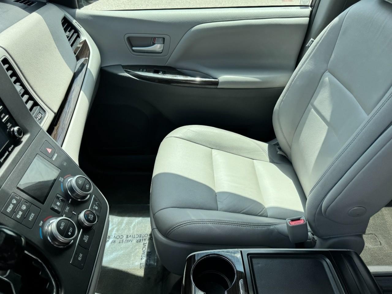 Used 2018 Toyota Sienna XLE w/ Protection Package AWD/4WD image 14
