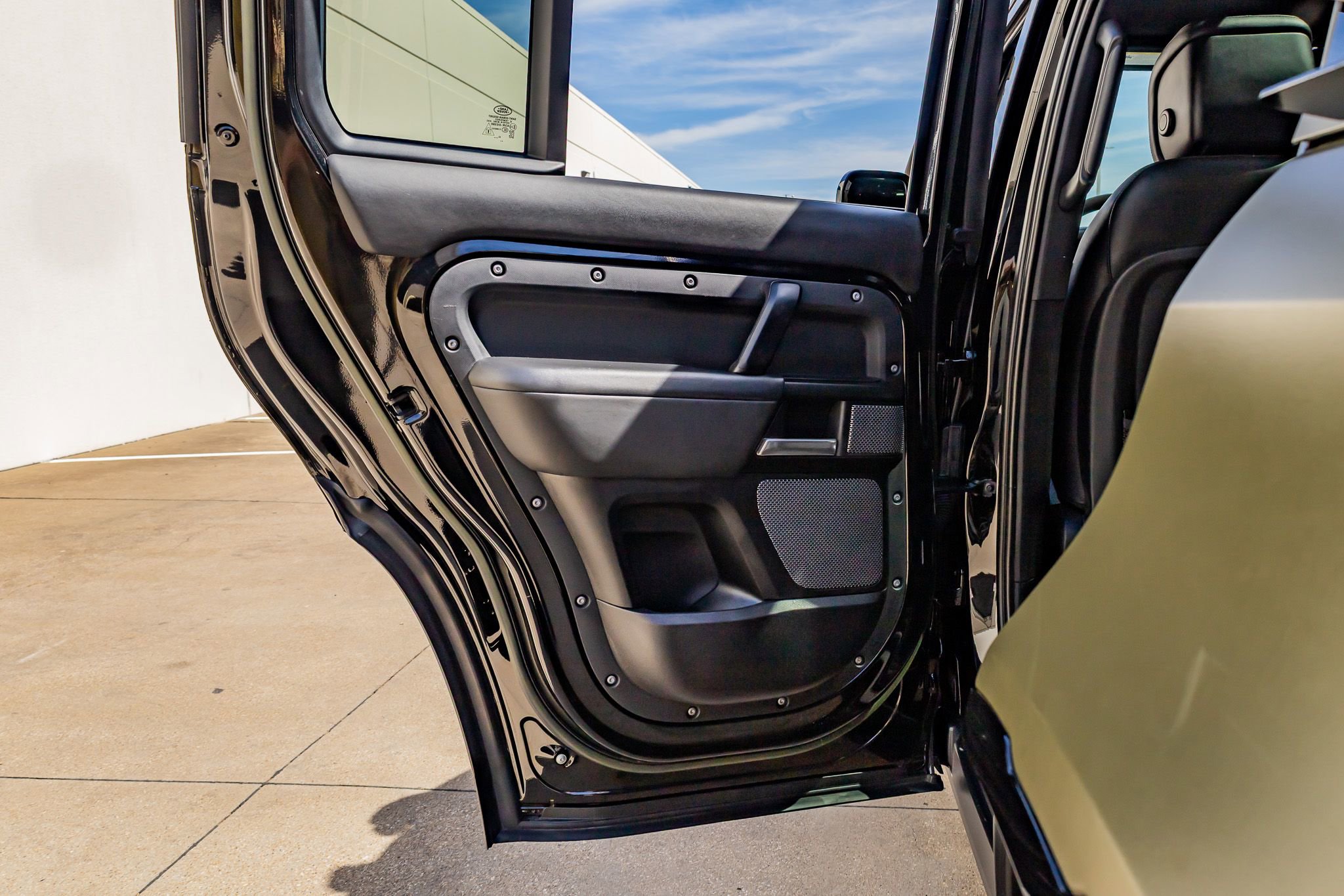 Used 2023 Land Rover Defender 110 V8 image 36