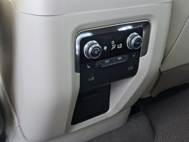 Used 2024 GMC Yukon Denali AWD/4WD image 18