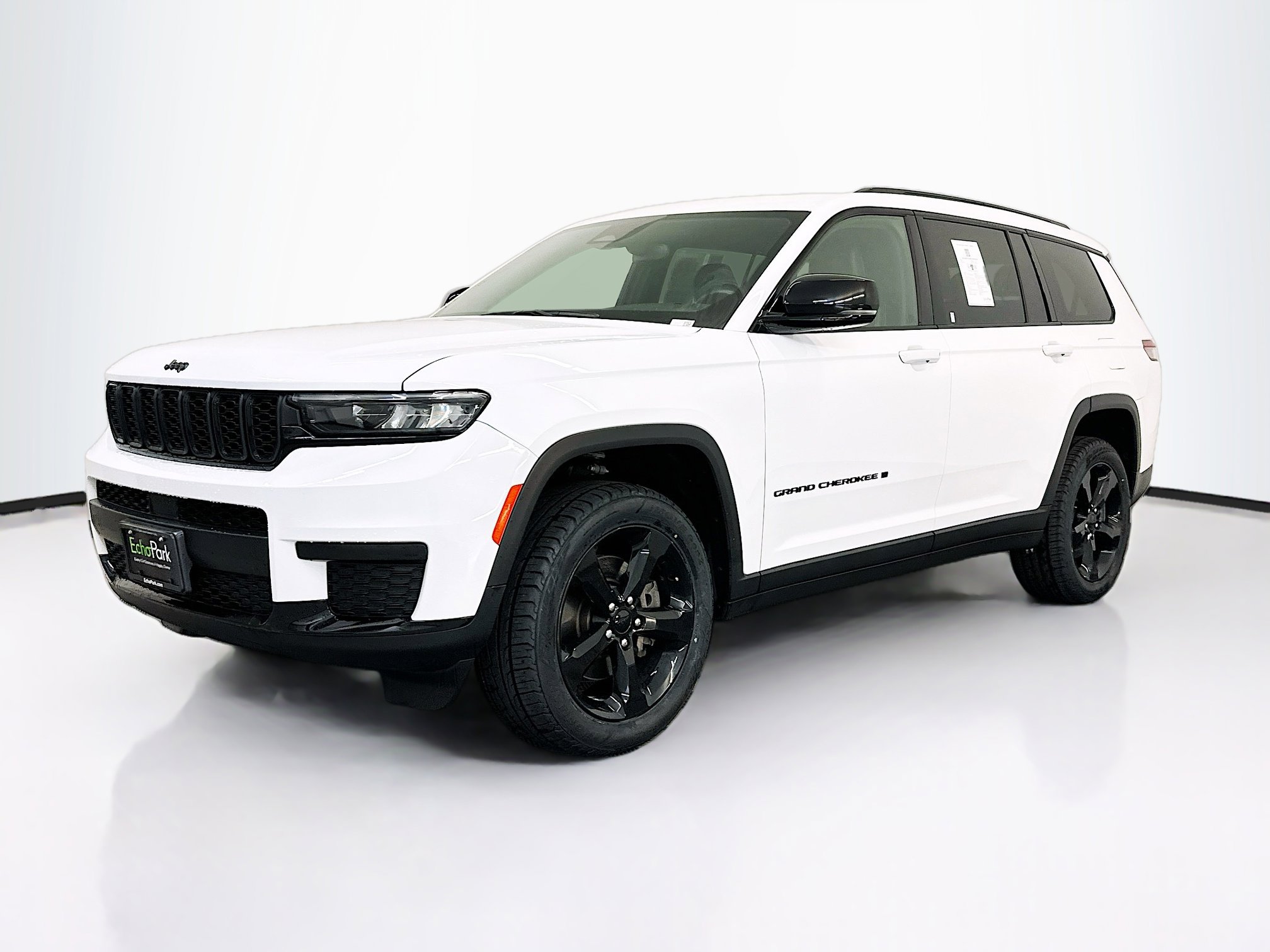 Used 2022 Jeep Grand Cherokee L Laredo AWD/4WD image 3
