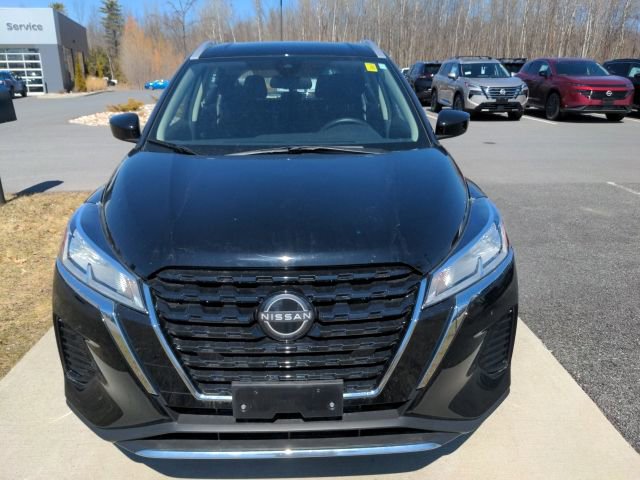Certified 2024 Nissan Kicks SV image 2