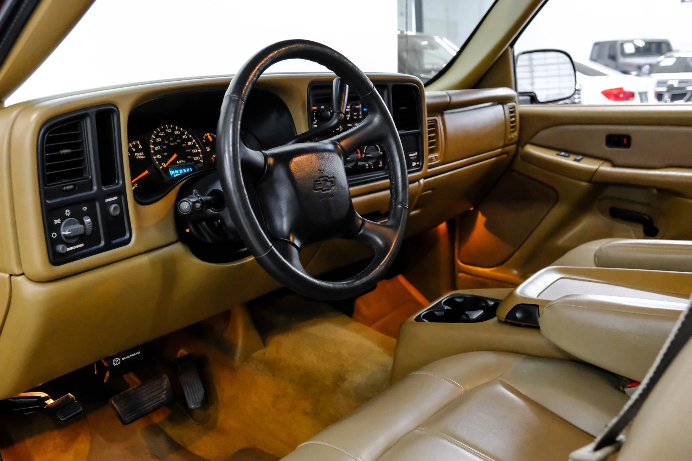 Used 1999 Chevrolet Silverado 1500 LS w/ Firm Ride Suspension Pkg RWD image 2