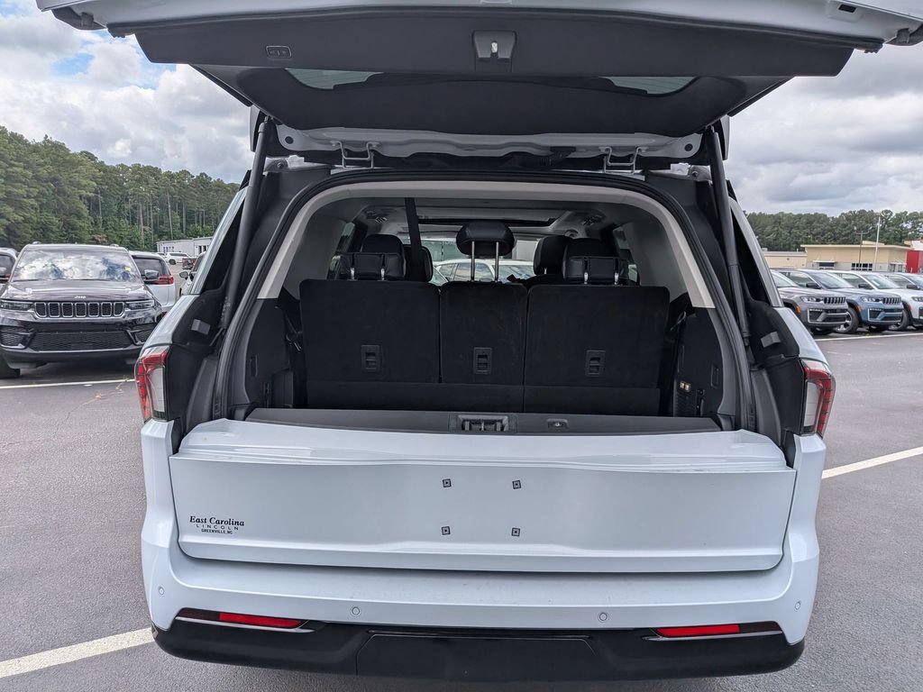 Used 2025 Lincoln Navigator Reserve AWD/4WD image 30