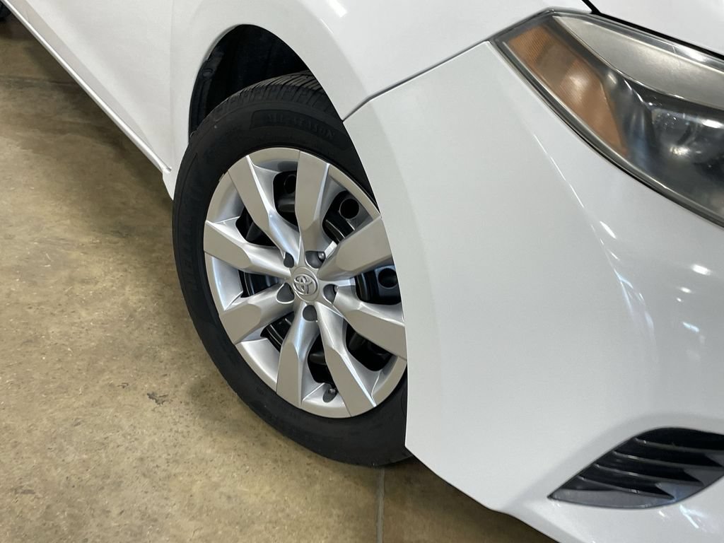 Used 2016 Toyota Corolla LE FWD image 11