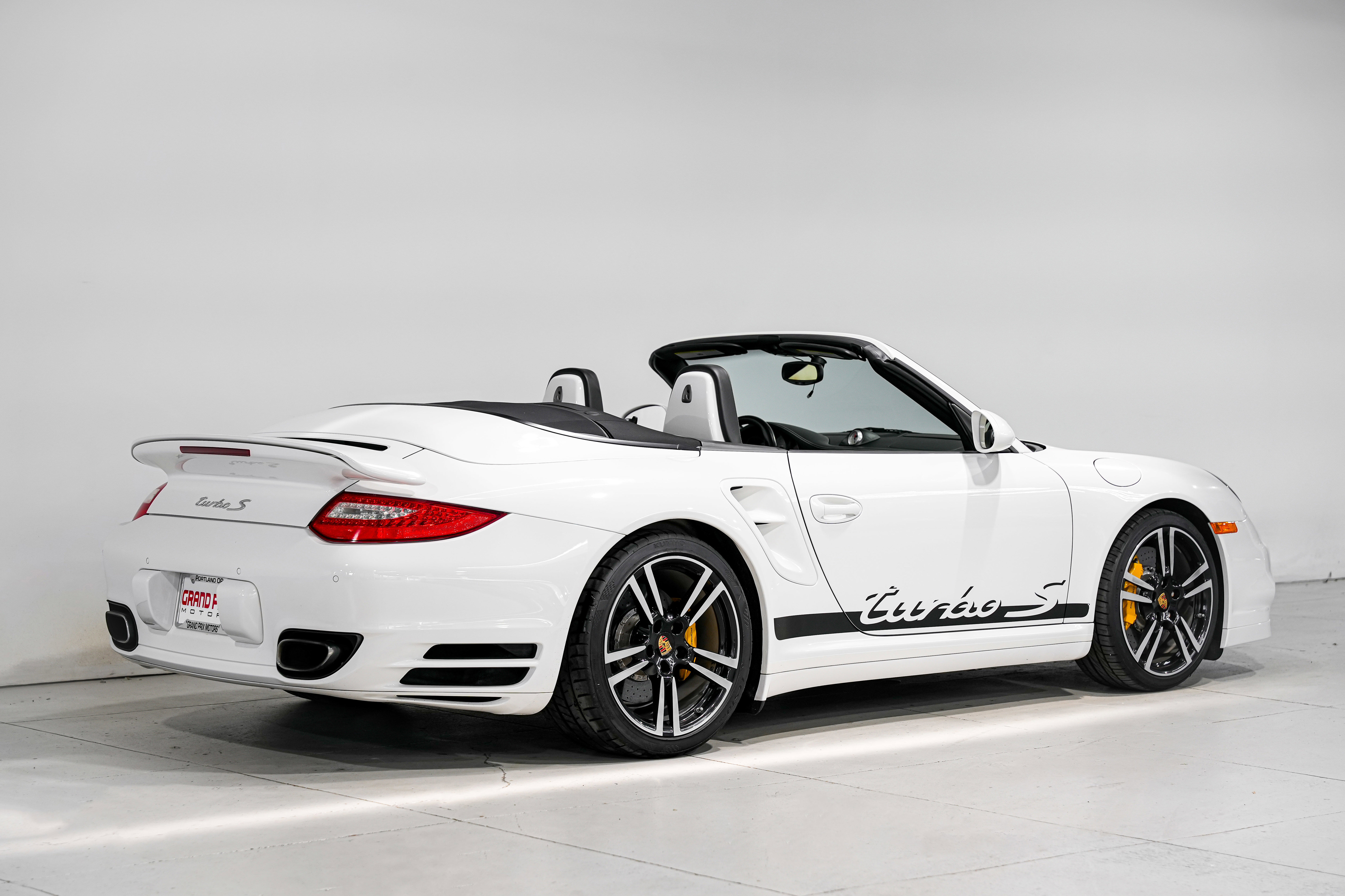 Used 2011 Porsche 911 Turbo S image 3