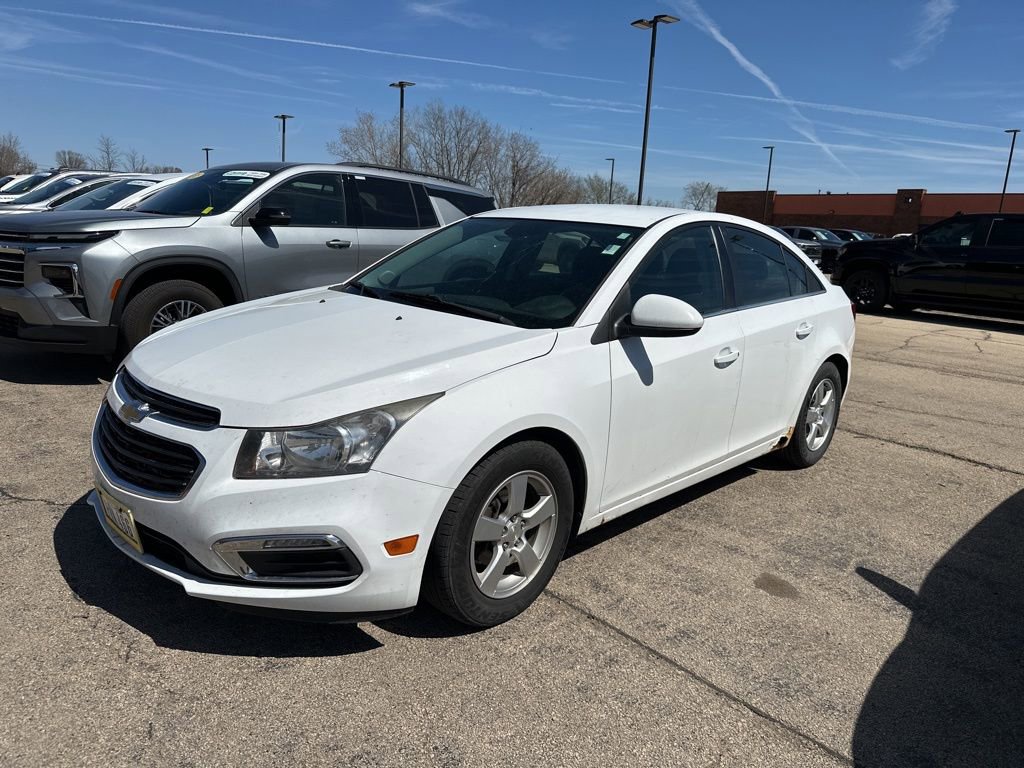 Used 2015 Chevrolet Cruze LT FWD image 2