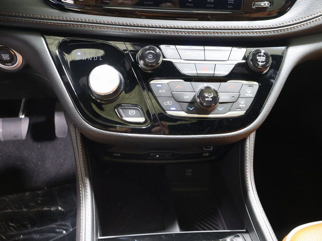 New 2026 Chrysler Pacifica Pinnacle w/ Trailer Tow Group image 27