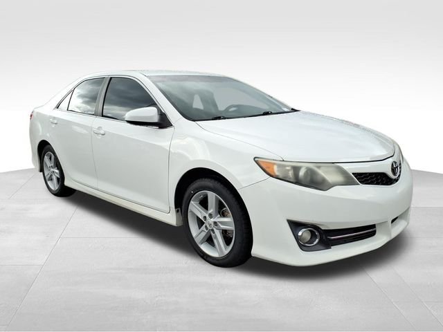 Used 2012 Toyota Camry SE FWD image 12