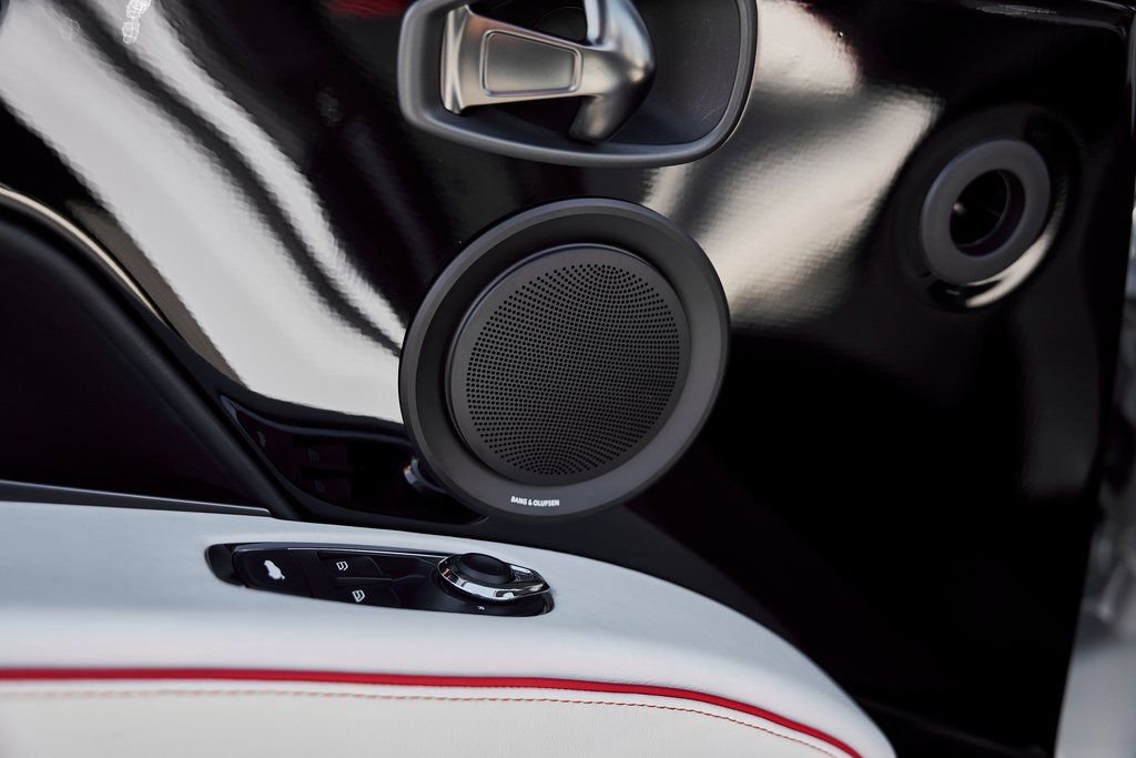 Used 2023 Aston Martin DBS Superleggera Volante RWD image 34