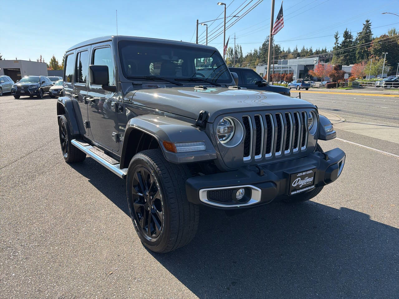 Used 2021 Jeep Wrangler Unlimited Sahara w/ Cold Weather Group image 14
