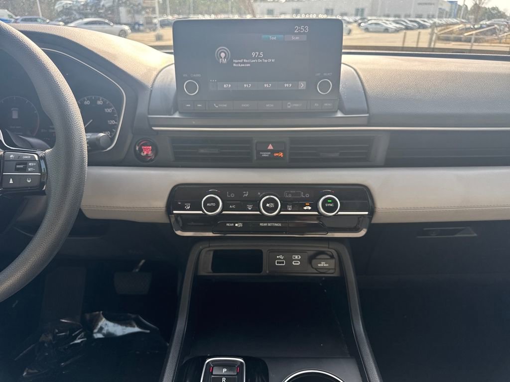 Used 2023 Honda Pilot LX image 17