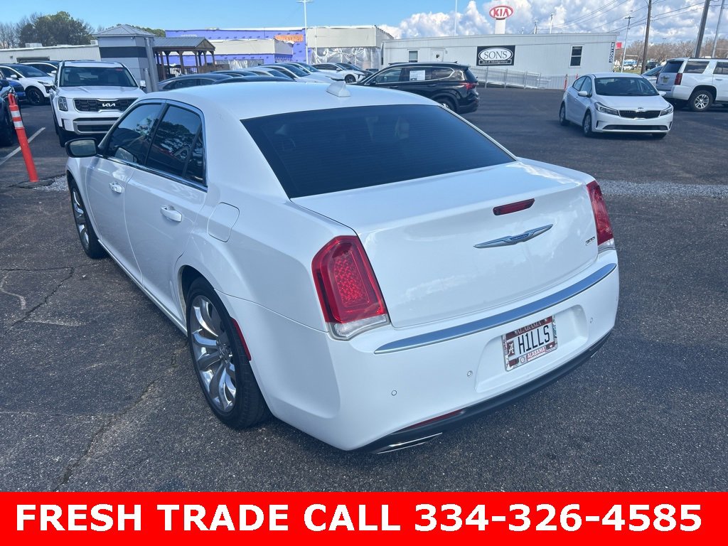 Used 2021 Chrysler 300 Touring L image 4