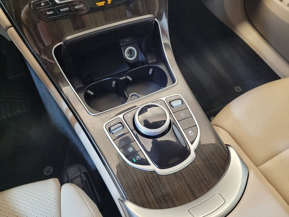 Used 2019 Mercedes-Benz GLC 300 4MATIC w/ Premium Package image 26
