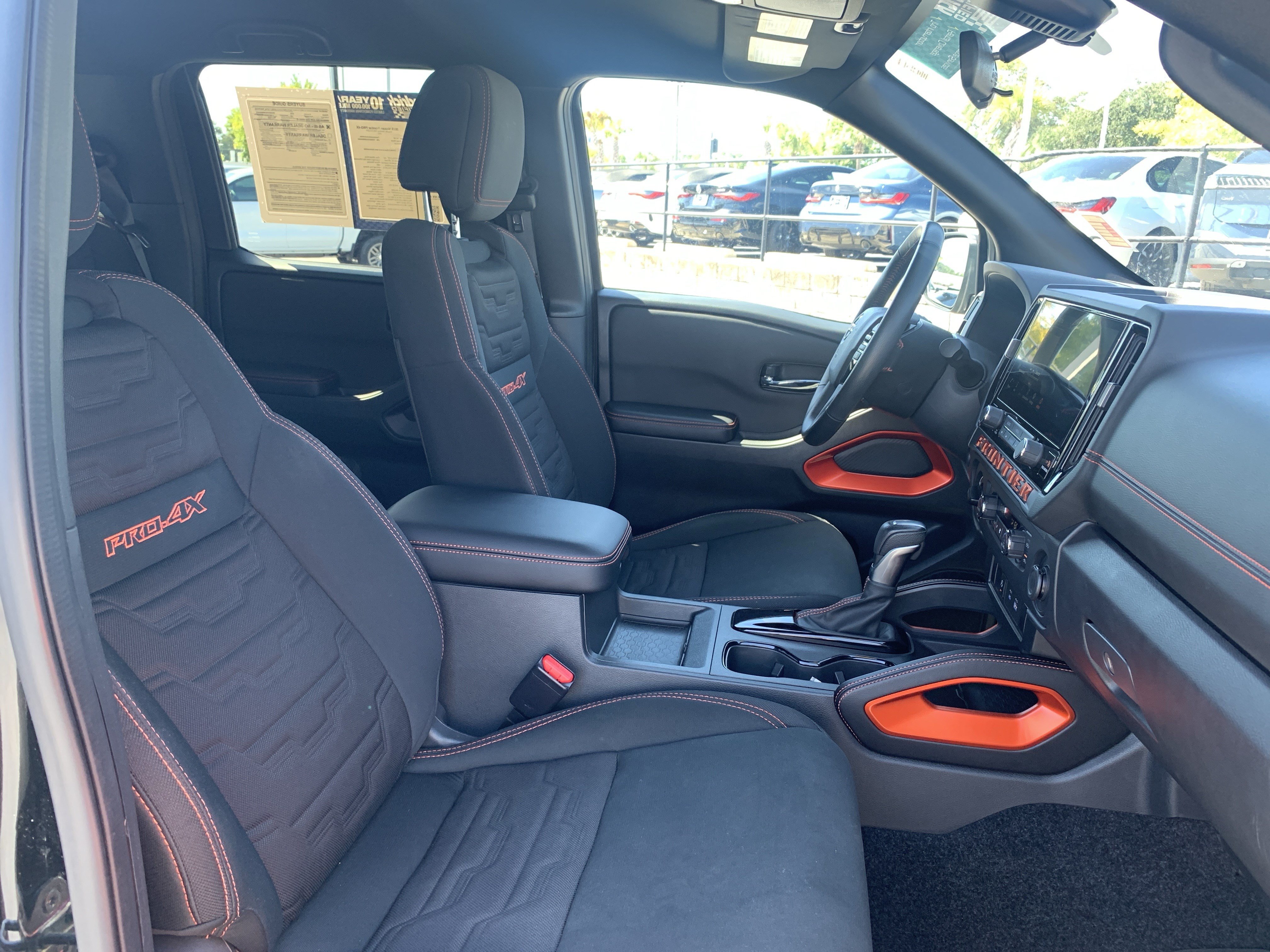 Used 2025 Nissan Frontier PRO-4X AWD/4WD image 31