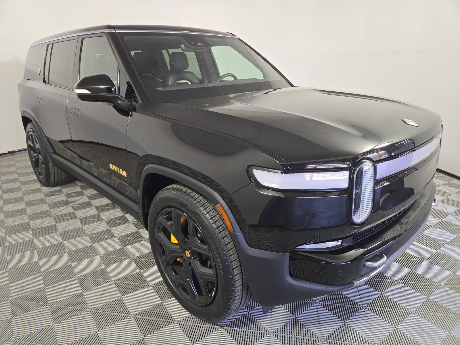 Used 2024 Rivian R1S Adventure AWD/4WD image 7