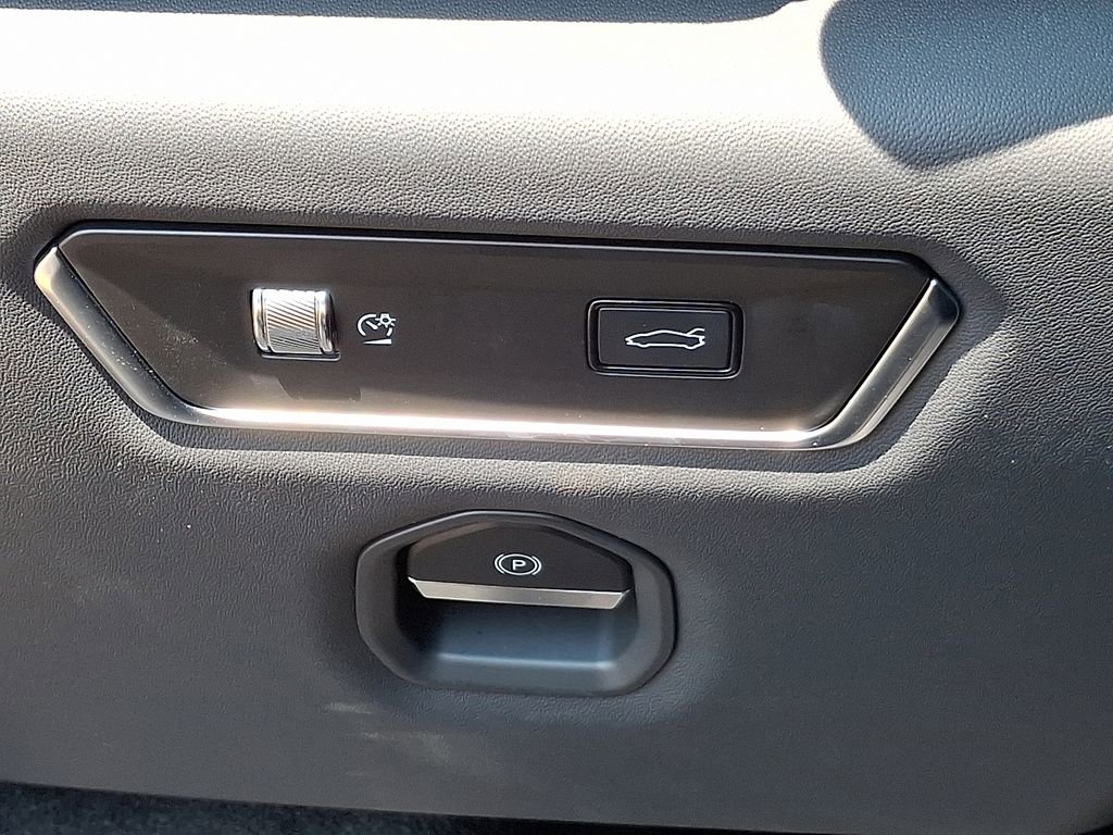 Used 2024 Lotus Emira First Edition image 23