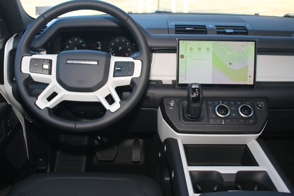 New 2025 Land Rover Defender 130 S image 4