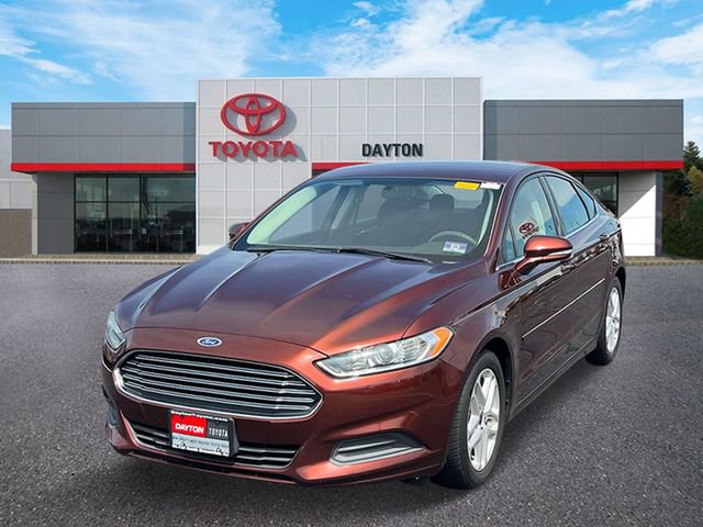 Used 2015 Ford Fusion SE FWD image 2