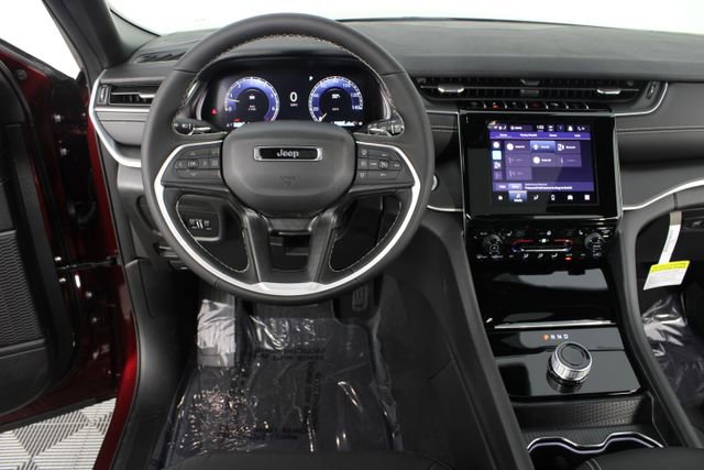 New 2026 Jeep Grand Cherokee Laredo AWD/4WD image 11