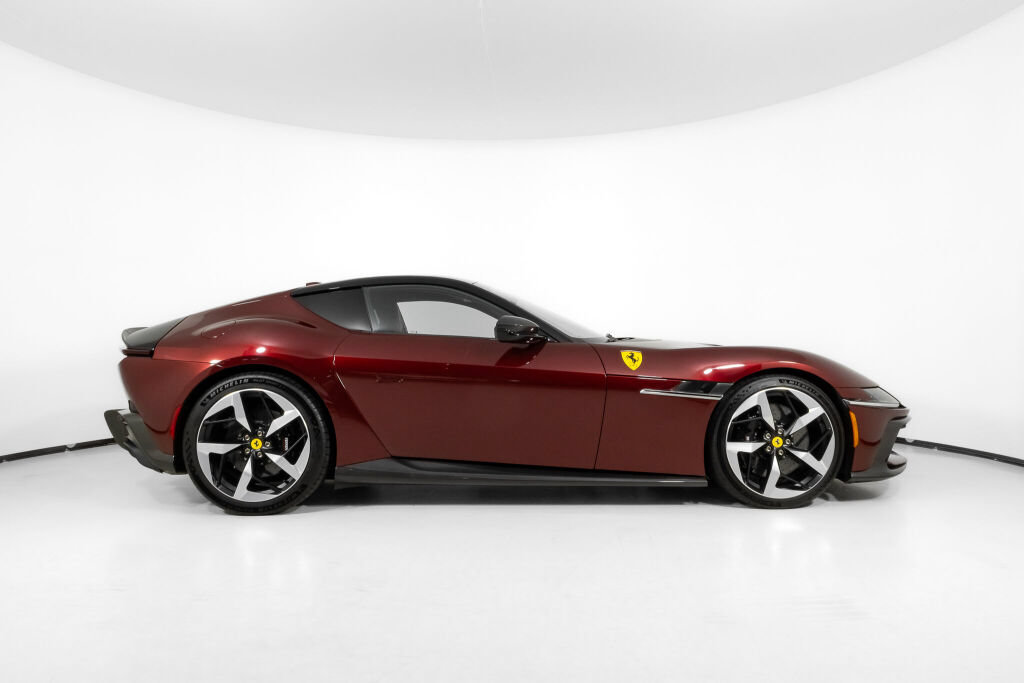 Certified 2025 Ferrari 12Cilindri RWD image 10