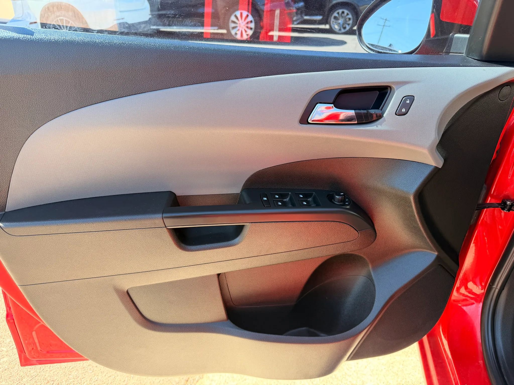 Used 2015 Chevrolet Sonic LTZ image 9