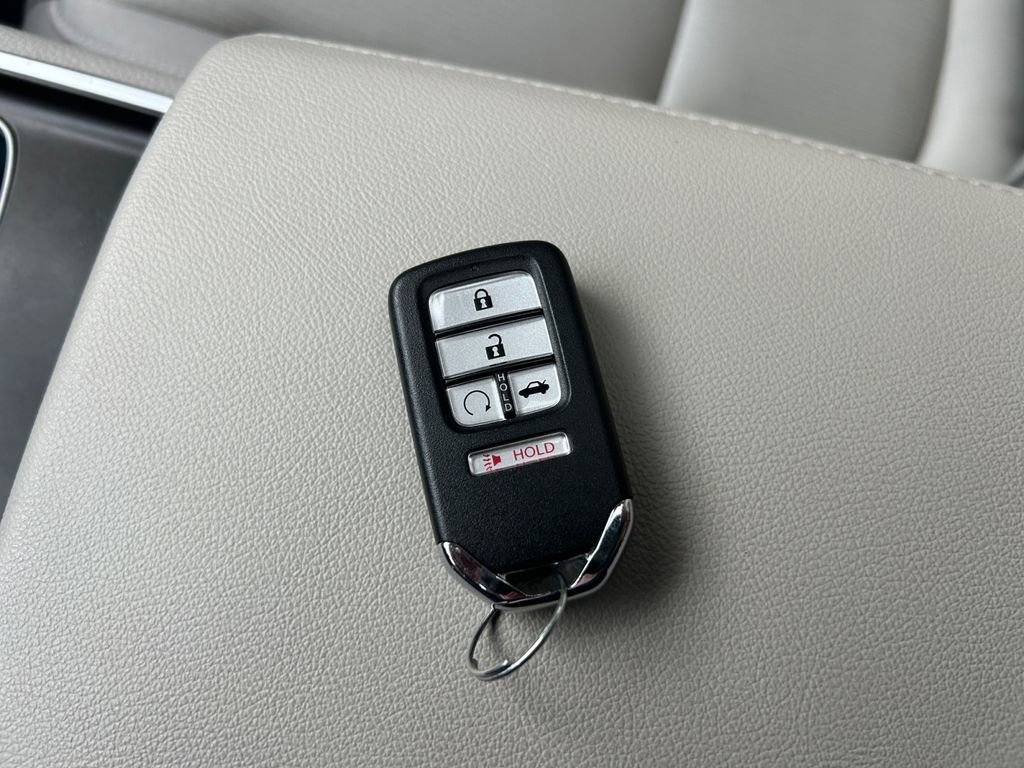Used 2019 Honda Accord EX image 32