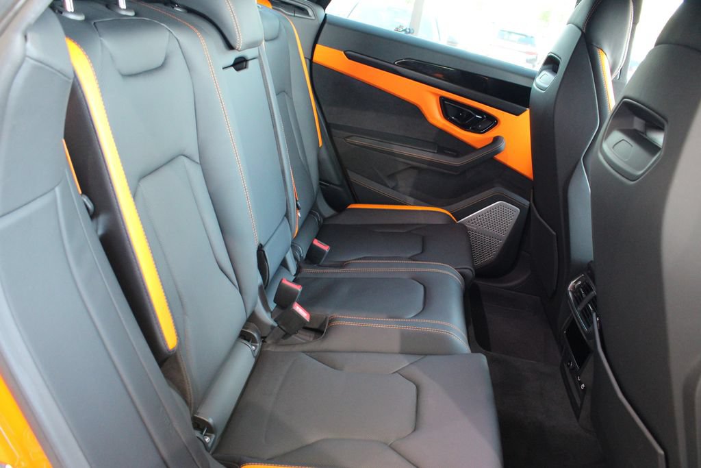 Used 2025 Lamborghini Urus SE AWD/4WD image 19