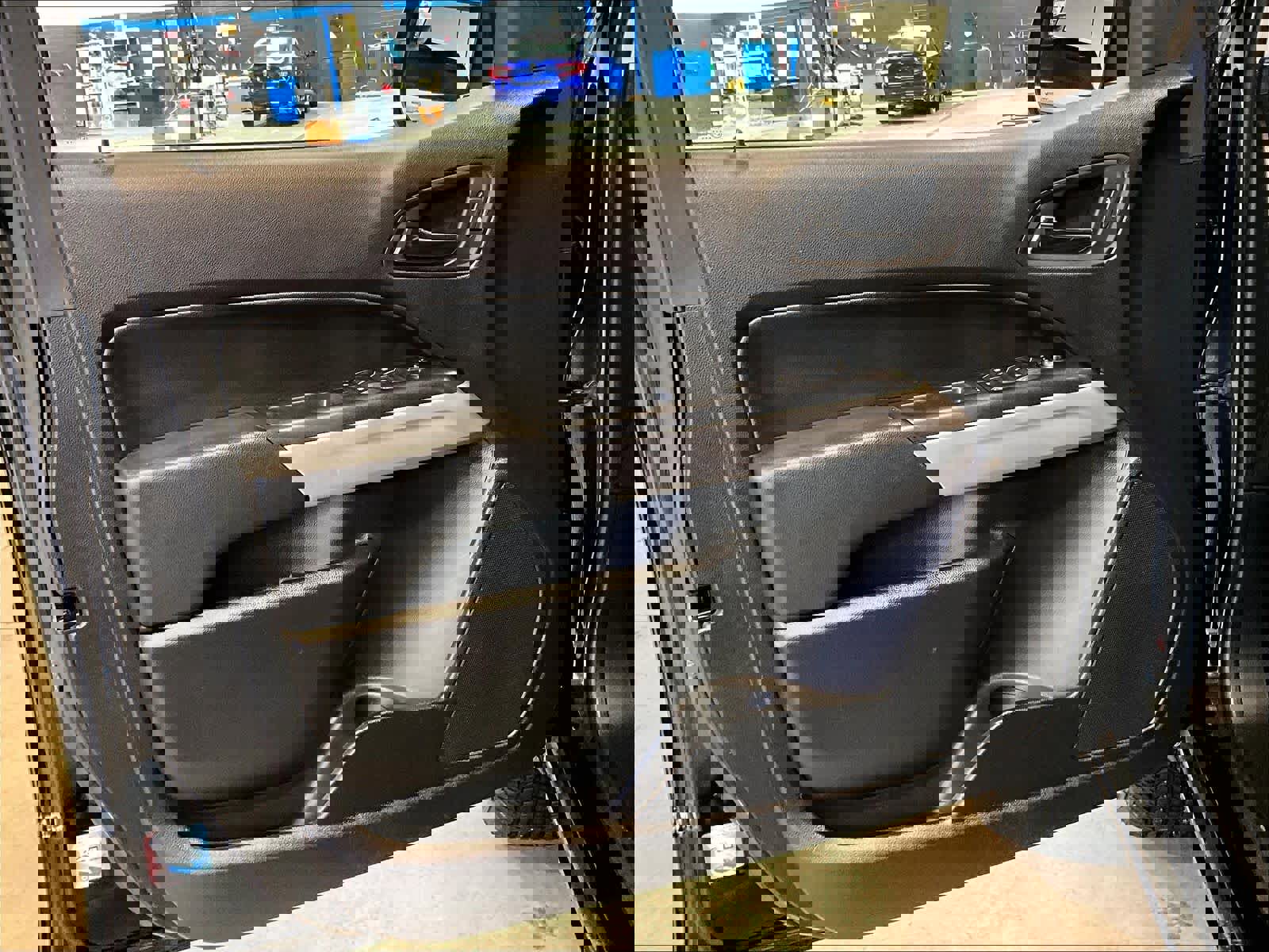 Used 2021 Chevrolet Colorado LT w/ LT Convenience Package image 9