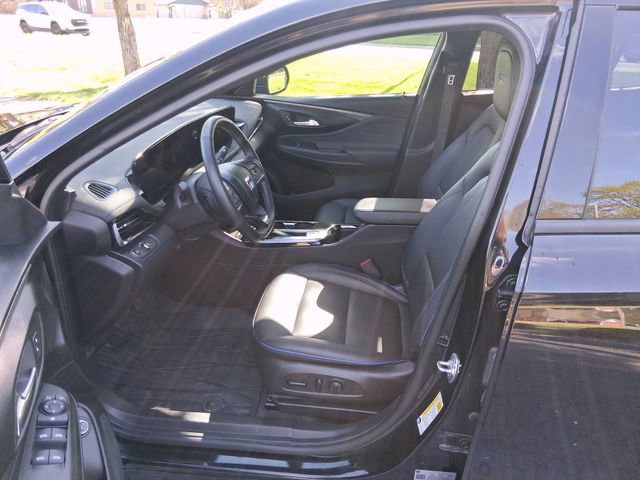 Used 2024 Buick Envista Sport Touring w/ Convenience I Package FWD image 11