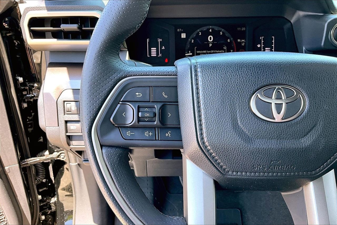 Used 2025 Toyota 4Runner SR5 AWD/4WD image 10