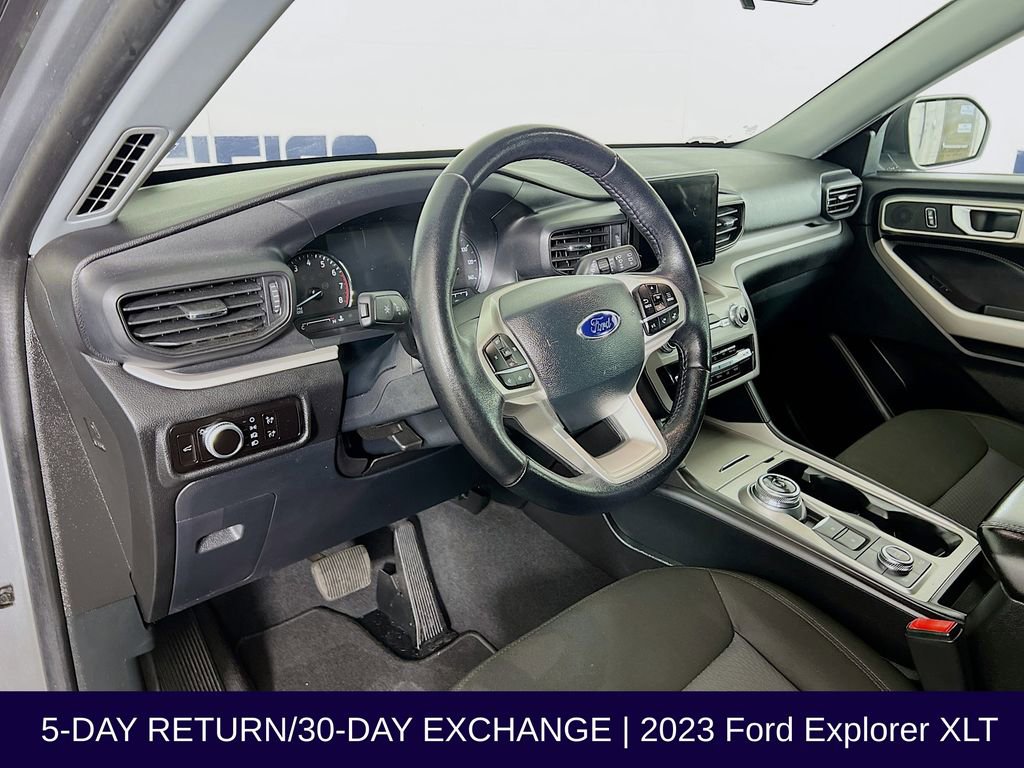 Used 2023 Ford Explorer XLT image 11