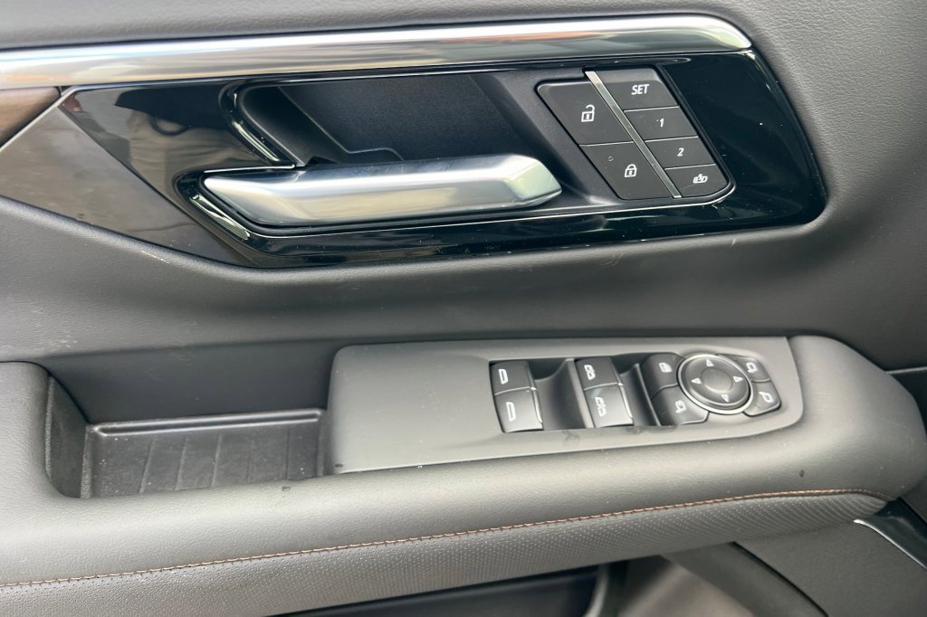 New 2026 Chevrolet Suburban High Country image 8