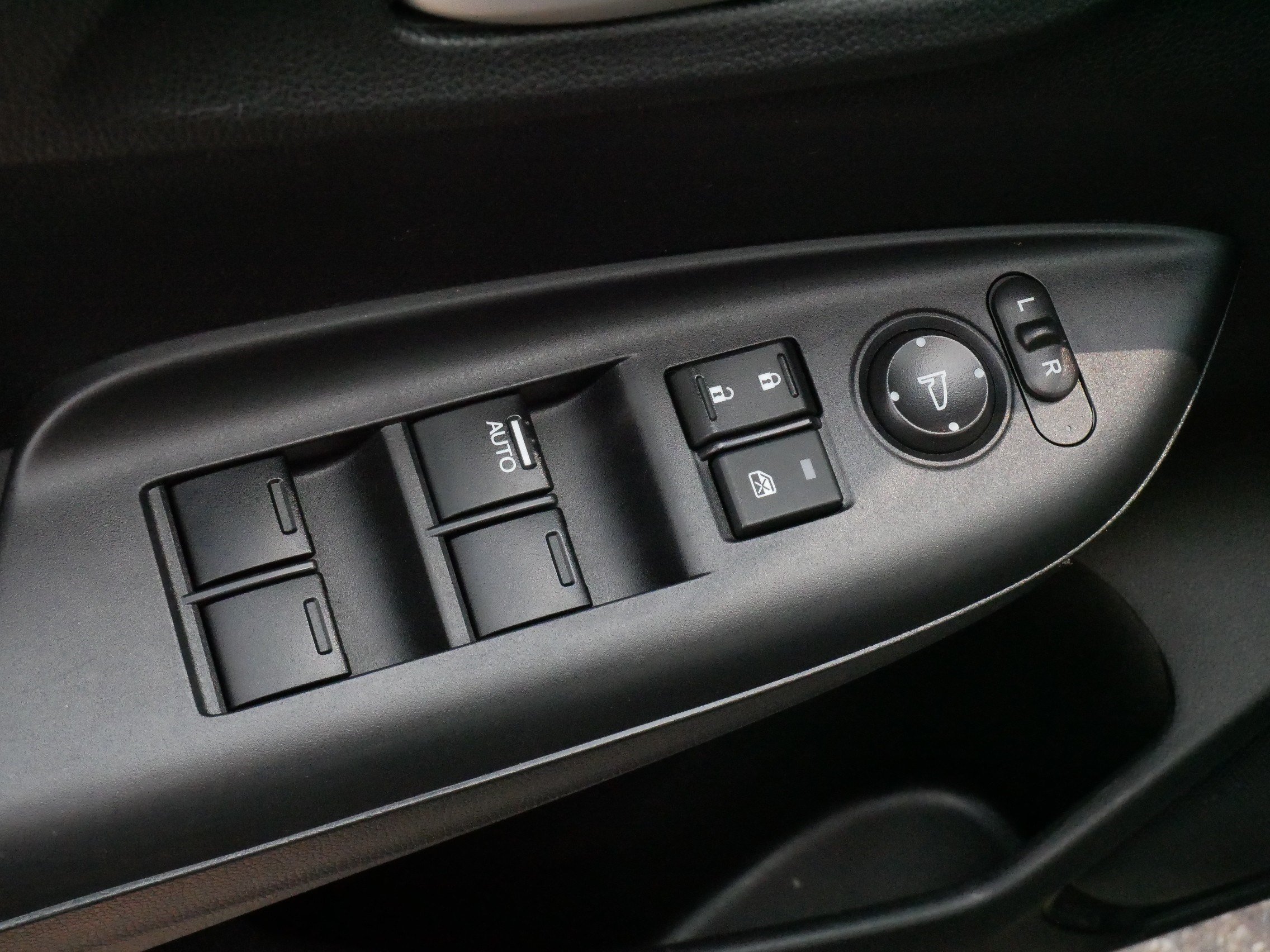 Used 2015 Honda Fit LX image 19