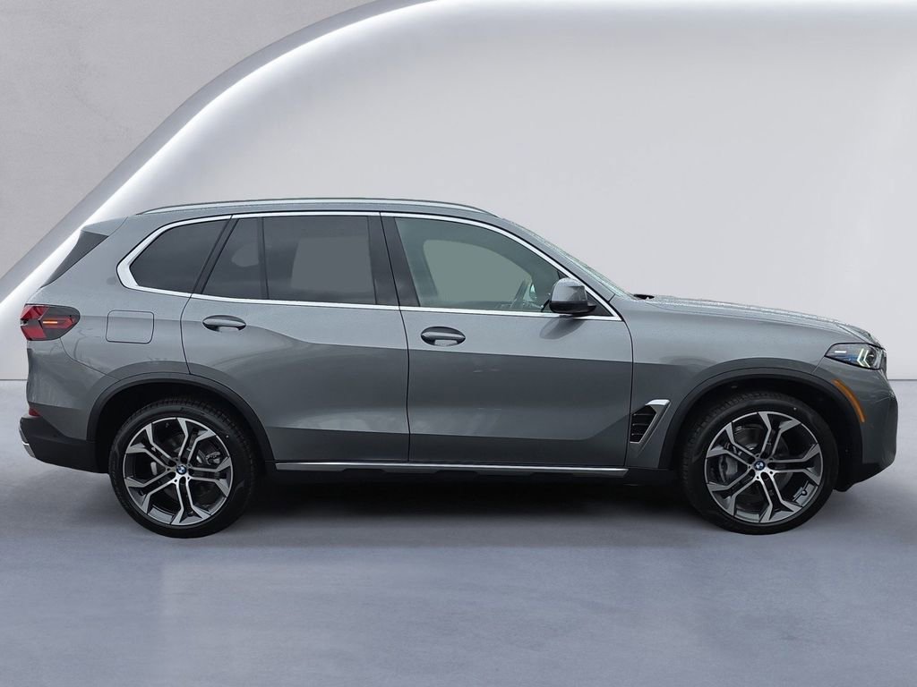 New 2026 BMW X5 xDrive40i image 3