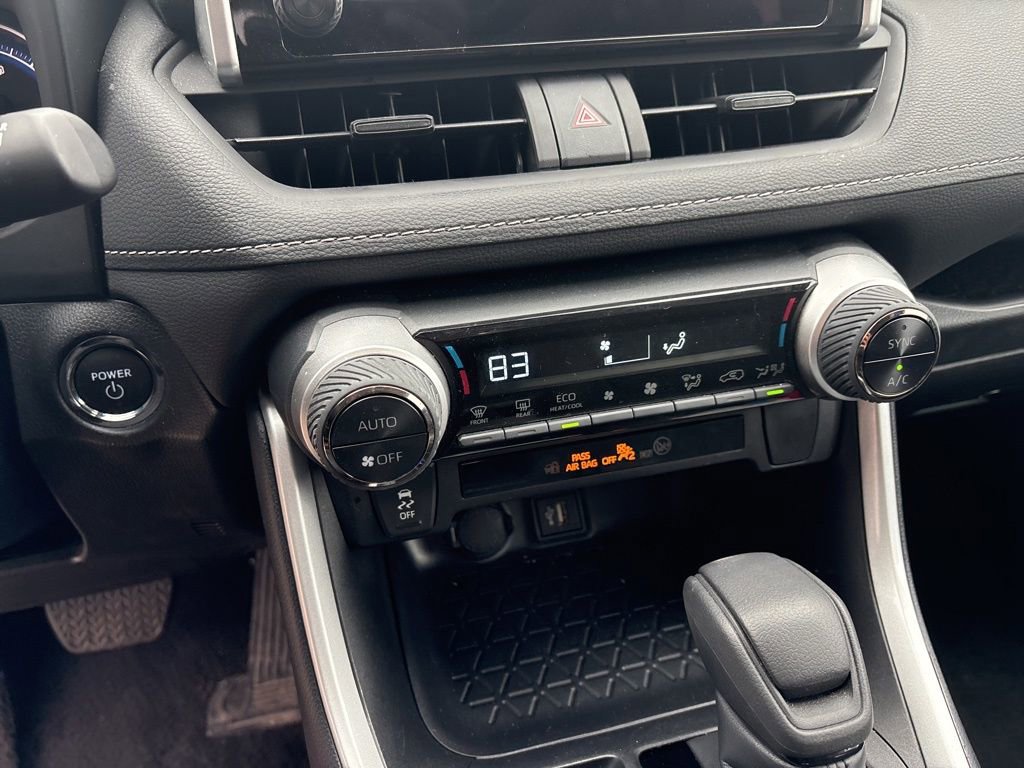 Used 2025 Toyota RAV4 XLE image 17
