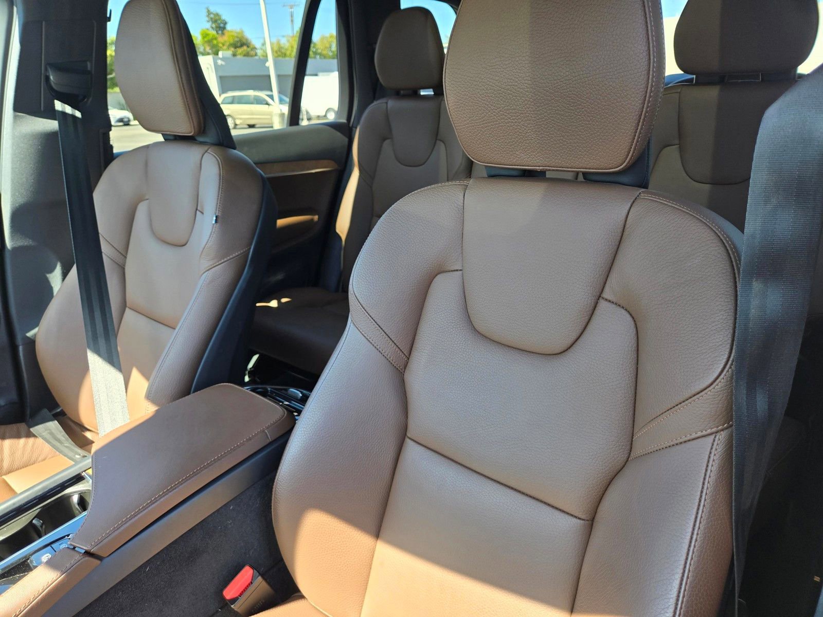 Certified 2024 Volvo XC90 T8 Plus AWD/4WD image 16
