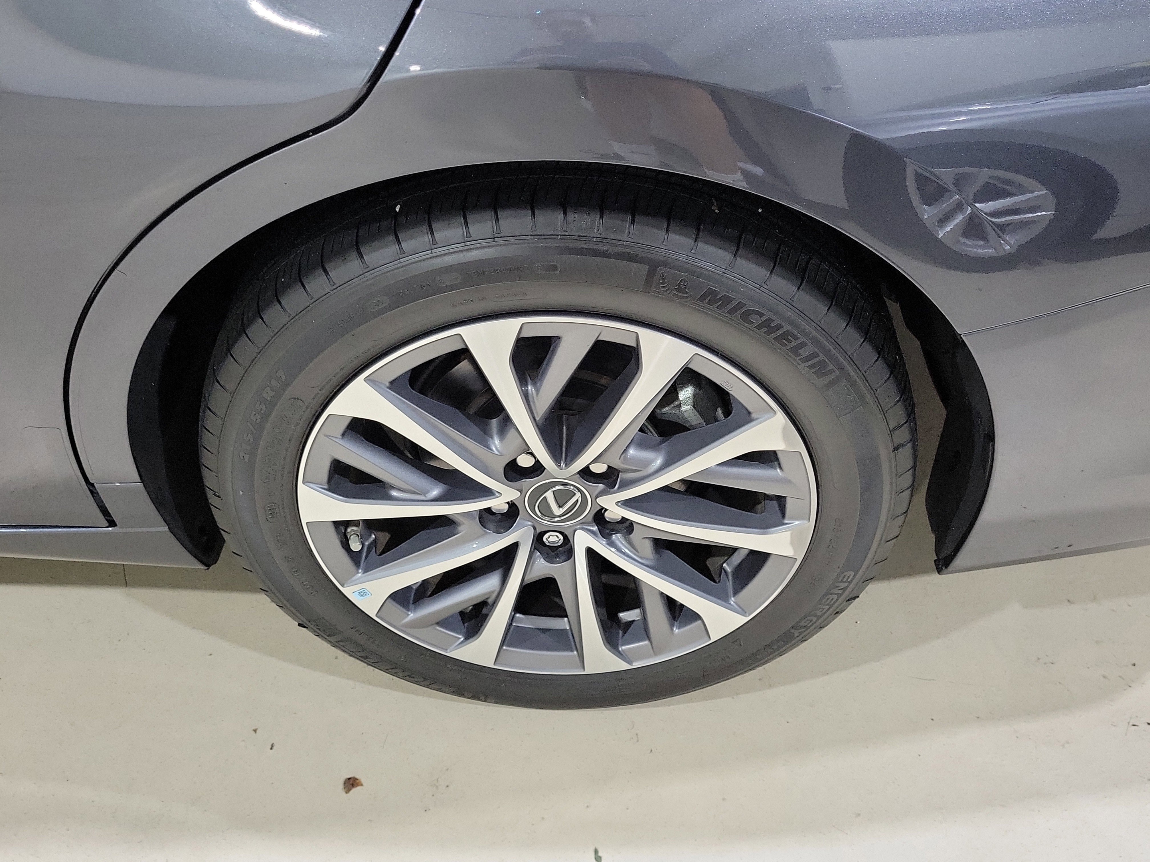 Used 2023 Lexus ES 350 w/ Accessory Package (Z2) image 8