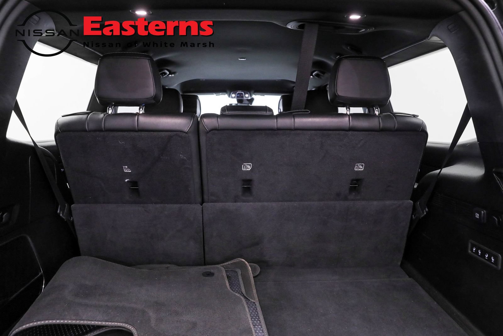 Used 2023 Jeep Wagoneer Series III w/ Preferred Equipment Group RWD image 9