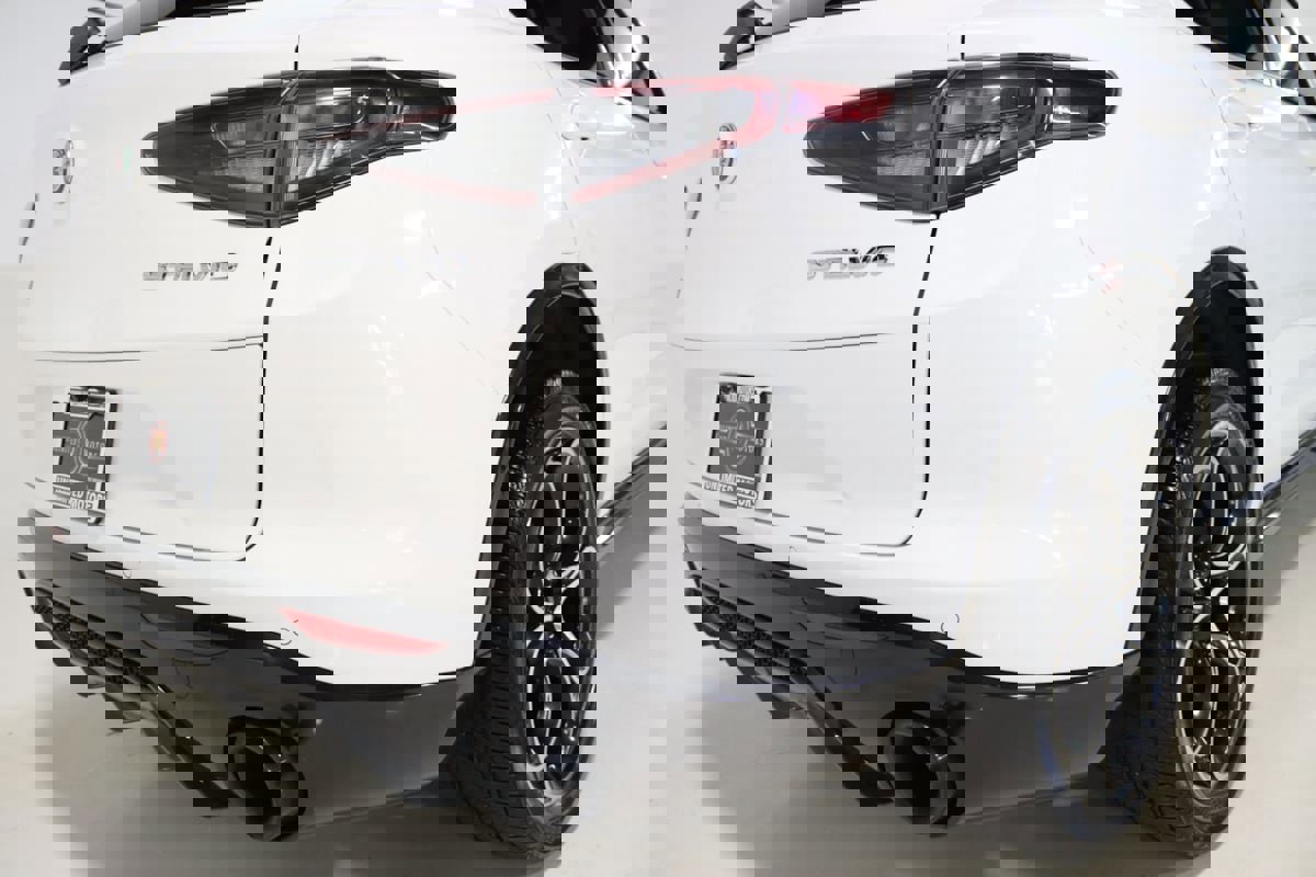 Used 2024 Alfa Romeo Stelvio Veloce image 75