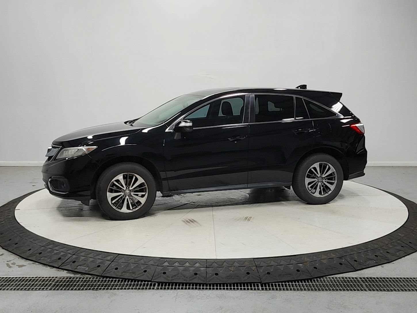 Used 2017 Acura RDX AWD w/ Advance Package image 5